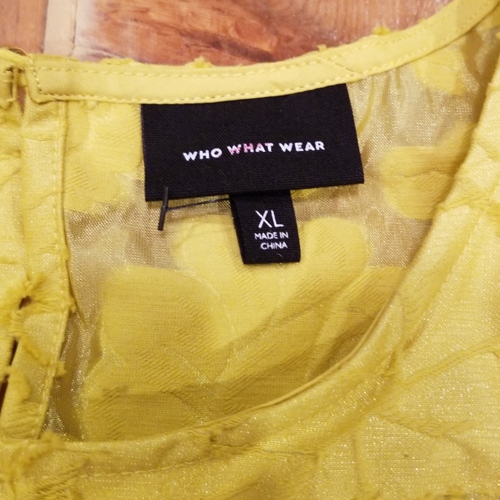 Cutie who what wear yellow top - Picture 3 of 6